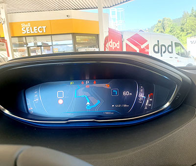 GPS מובנה ברכב