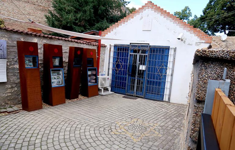 בית הכנסת הקטן בעולם בסנטאנדרה