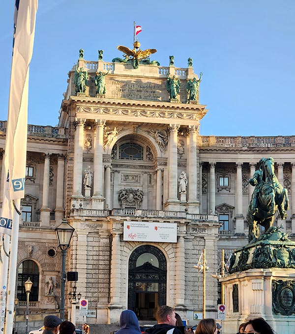 המרפסת בארמון הופבורג