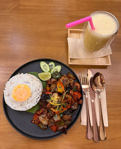 מסעדות כשרות בבנגקוק - J DELI