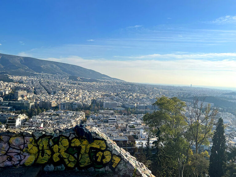 אתונה בחורף - גבעת הזאבים